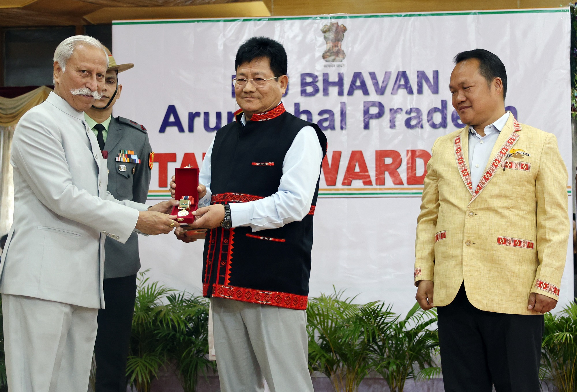 Photo-7- 250221- Award