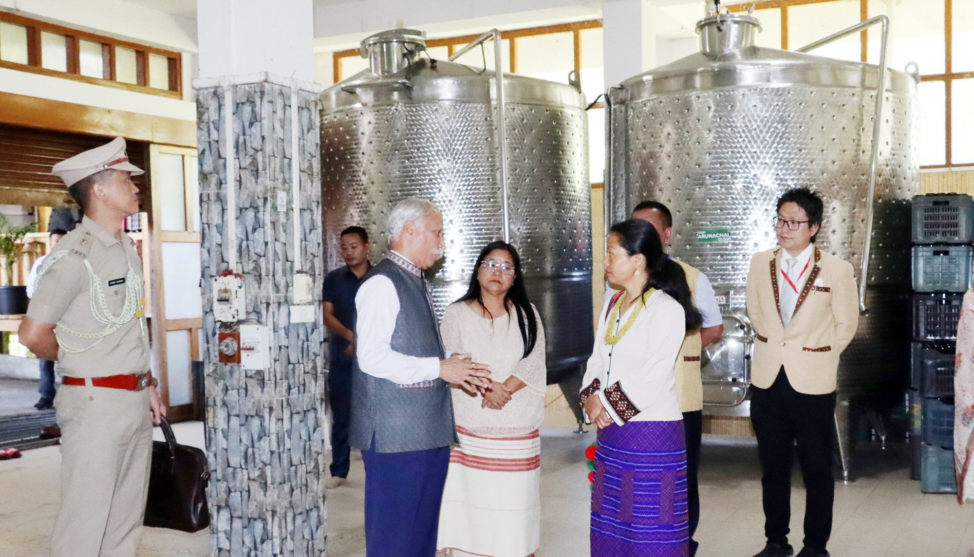 Governor visits Naara Aaba Winery