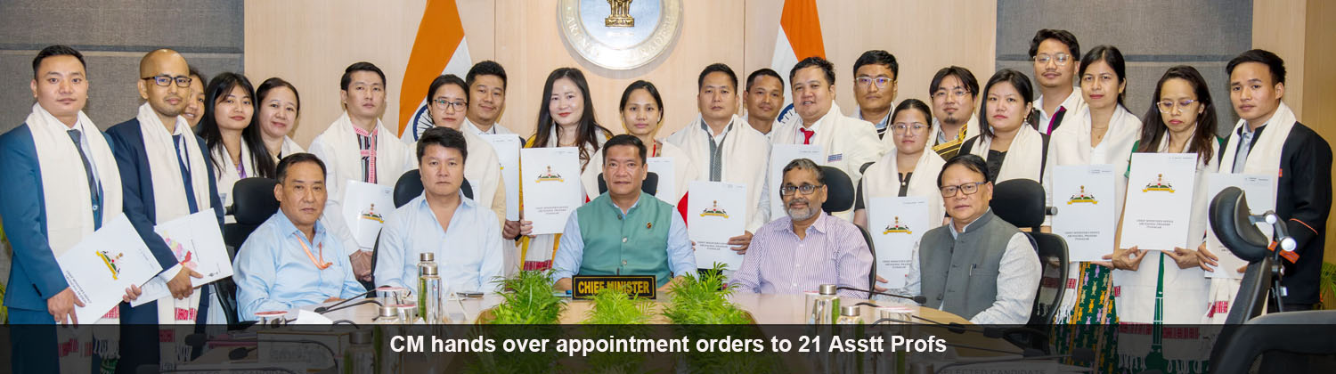 CM hands over appointment orders to 21 Asstt Profs